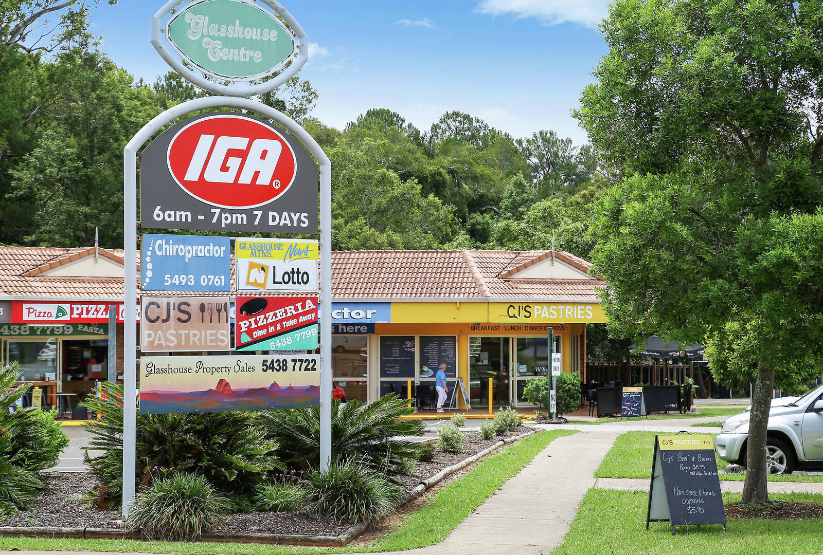 87 Coonowrin Road, Glass House Mountains QLD 4518 - photo 4