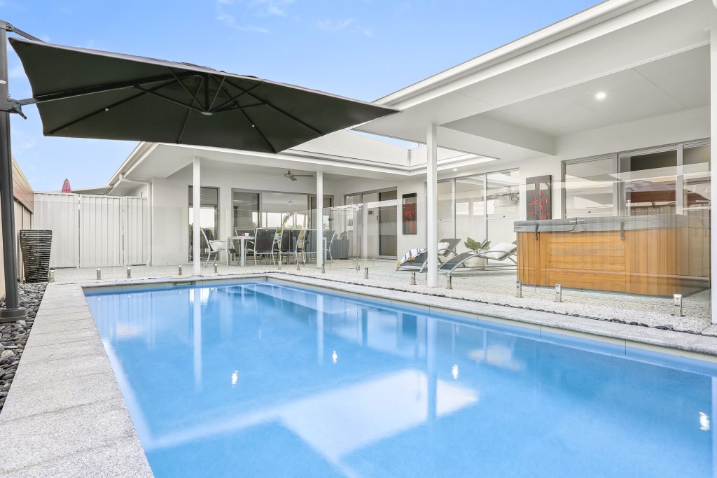8 Buoy Court, Birtinya QLD 4575 - photo 2