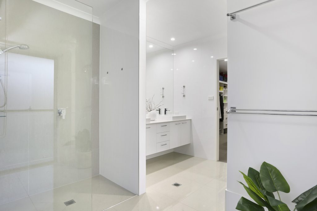 8 Buoy Court, Birtinya QLD 4575 - photo 12