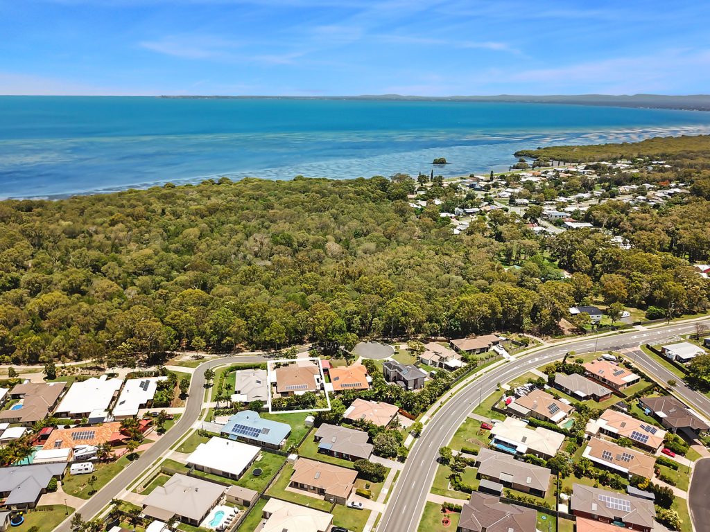 20 Bondi Court, Sandstone Point QLD 4511 - photo 2