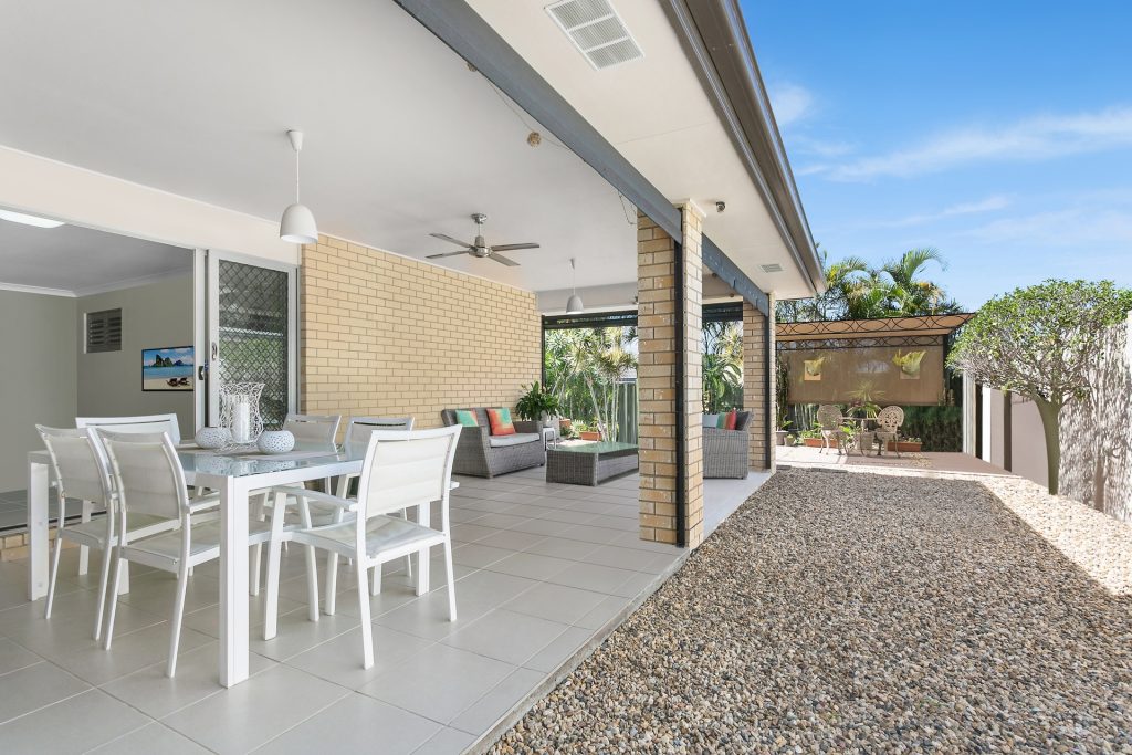 20 Bondi Court, Sandstone Point QLD 4511 - photo 5
