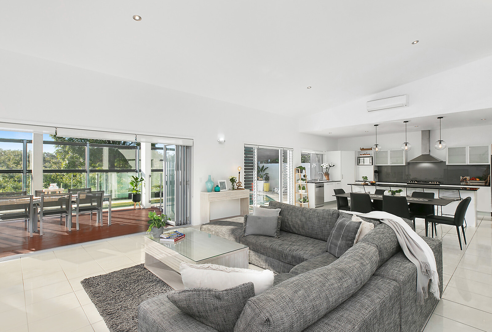 3 Easter Street, Kawana Island QLD 4575 - photo 2