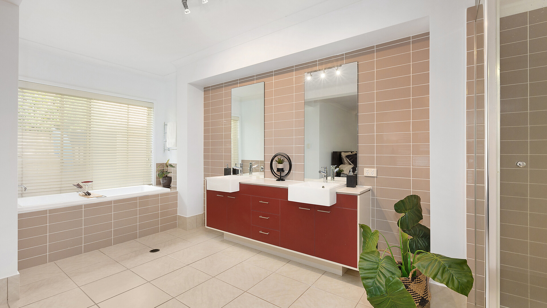 Sold - 5 Hartley Crescent - New Property in Pelican Waters - Real Estate by Yolanda Williams