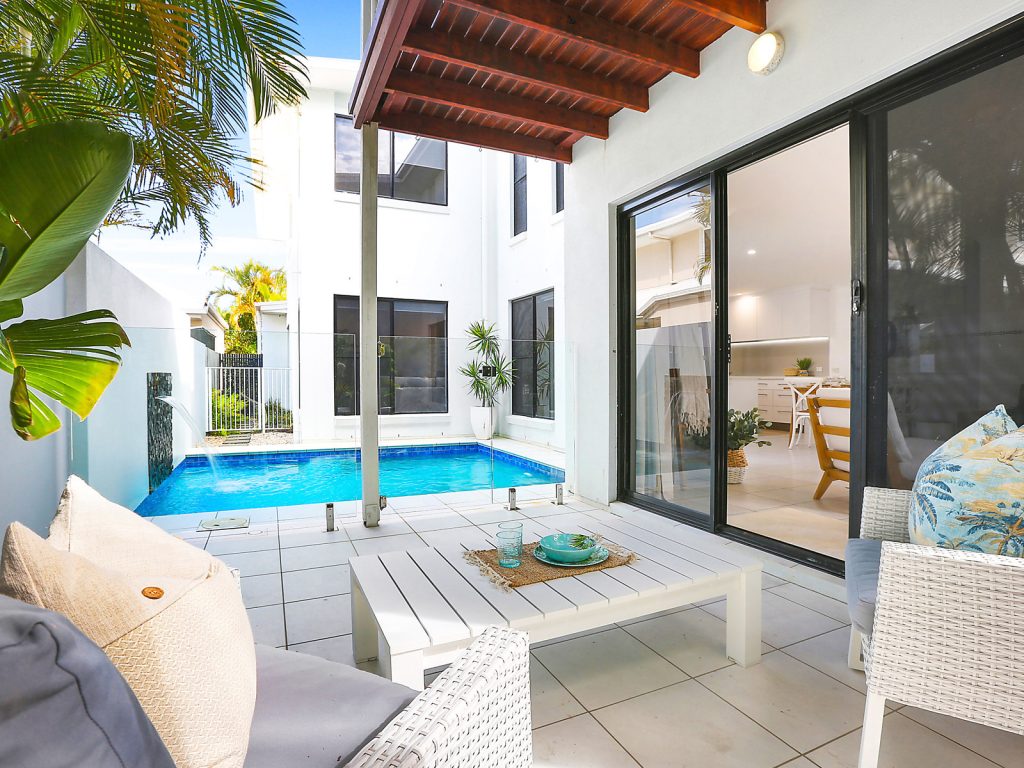 7 Melos Place, Kawana Island QLD 4575 - photo 2