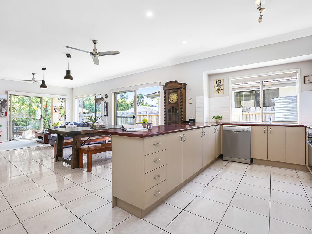 8 Stavewood Street, Meridan Plains QLD 4551 - photo 6