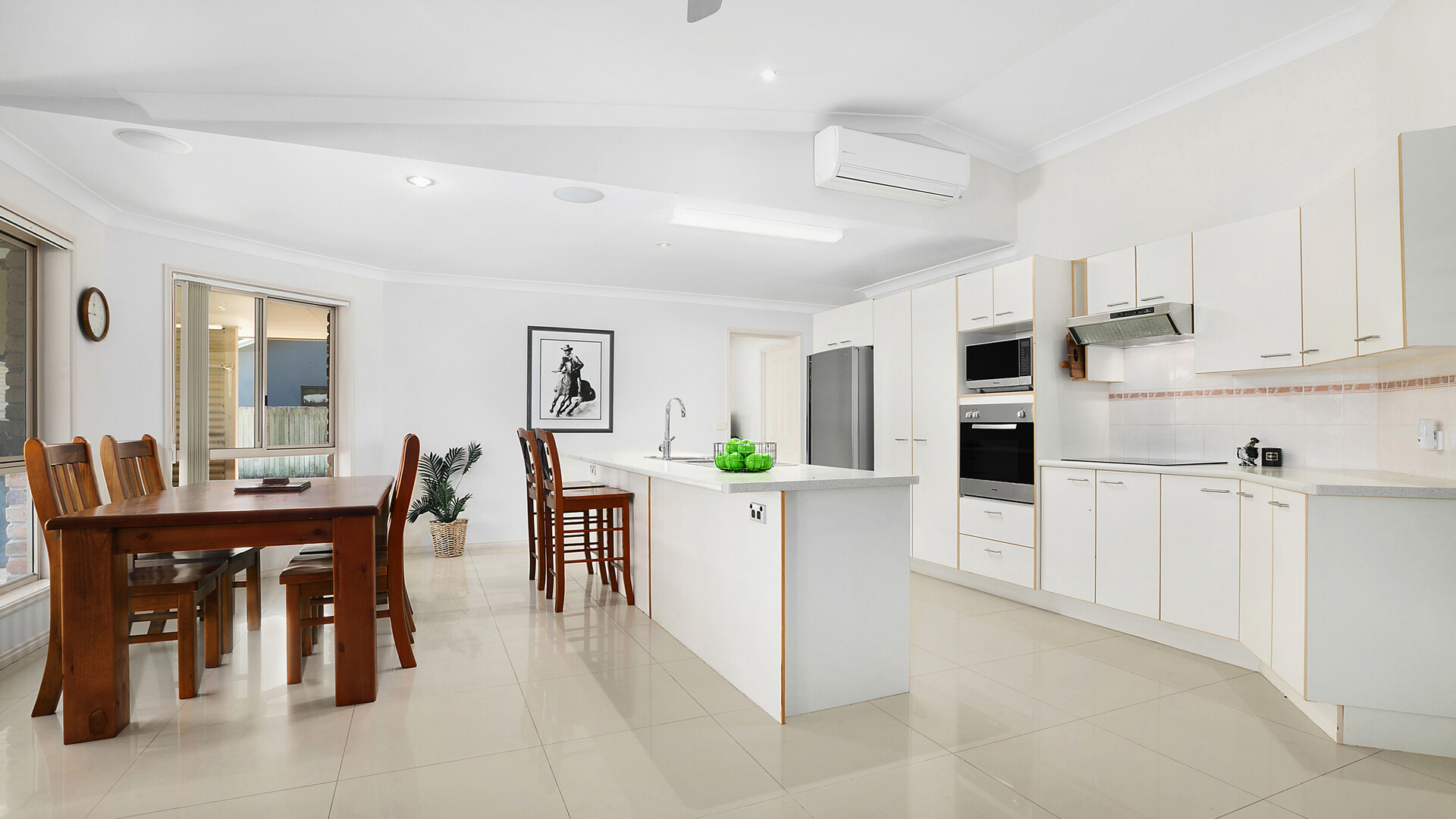 29 Casuarina Drive, Little Mountain QLD 4551 - photo 5