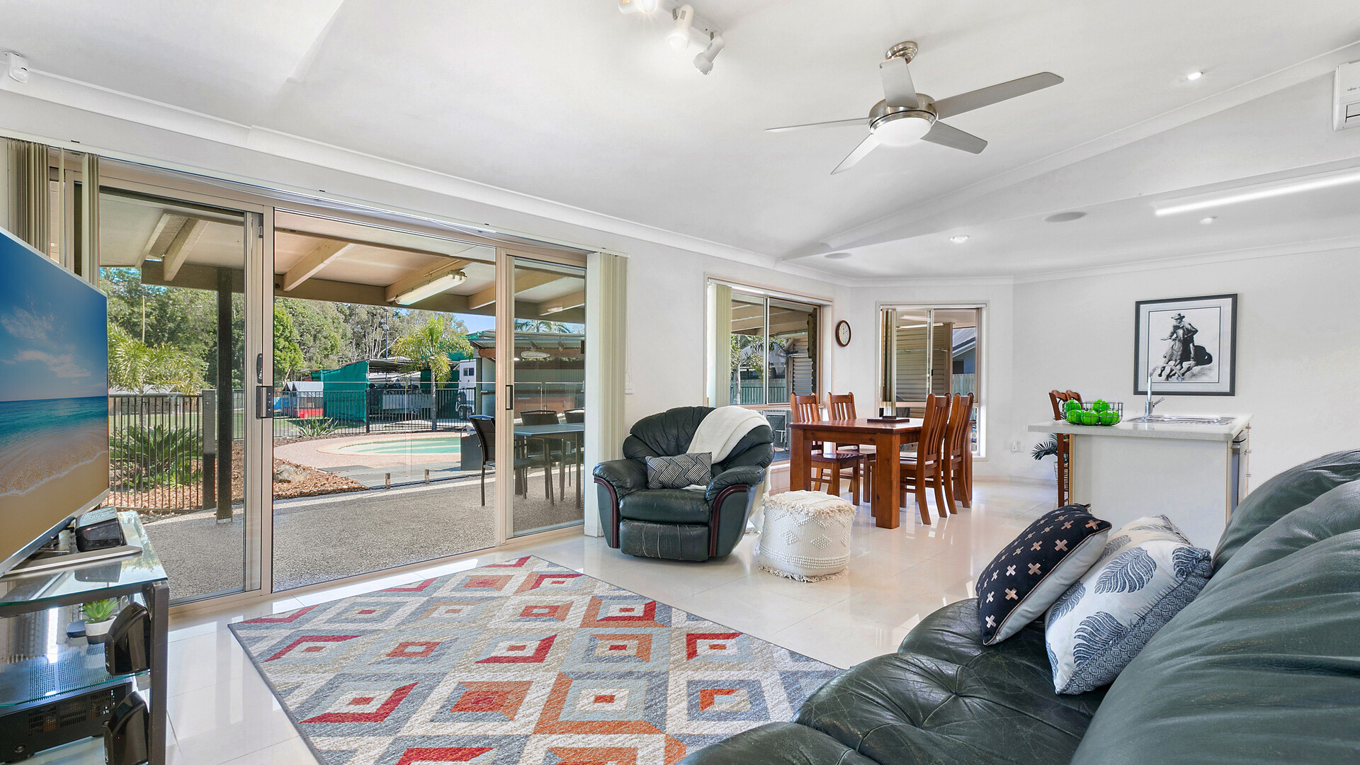29 Casuarina Drive, Little Mountain QLD 4551 - photo 6