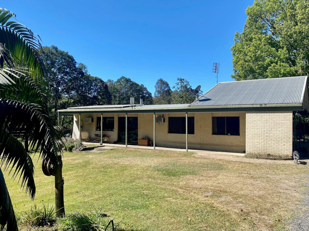 34 Storrs Road, Peachester QLD 4519 - photo 6