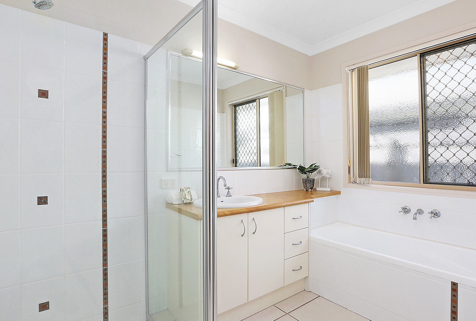 2 Kamala Place, Meridan Plains QLD 4551 - photo 6