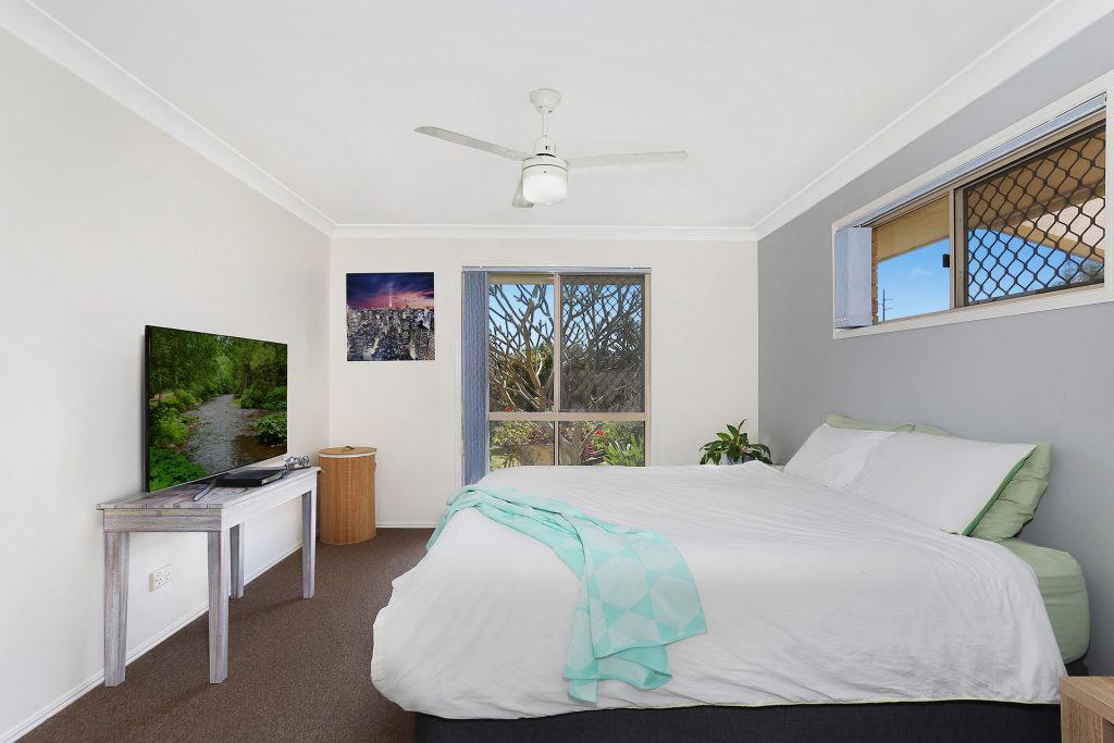 1 Huon Place, Currimundi QLD 4551 - photo 4