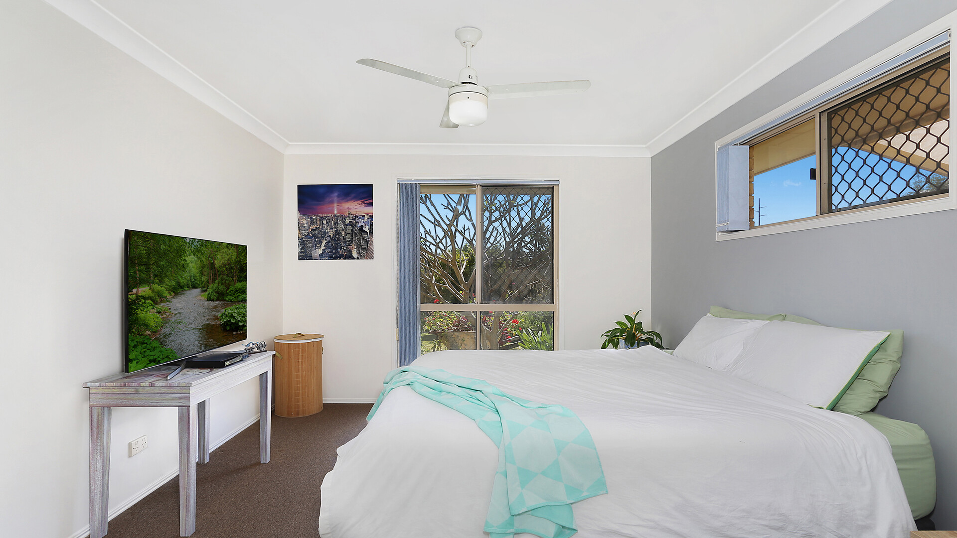 1 Huon Place, Currimundi QLD 4551 - photo 4