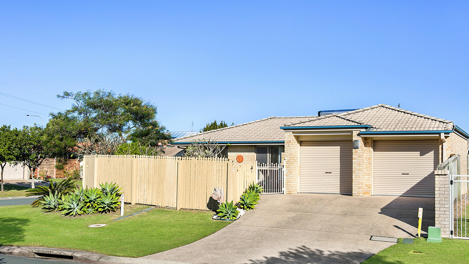 1 Huon Place, Currimundi QLD 4551 - photo 5
