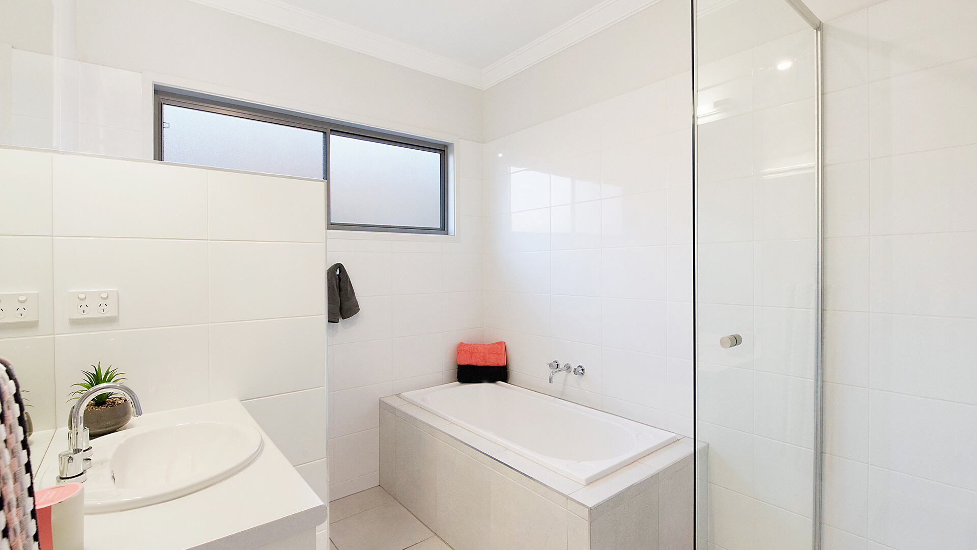 15 Tree View Crescent, Little Mountain QLD 4551 - photo 10