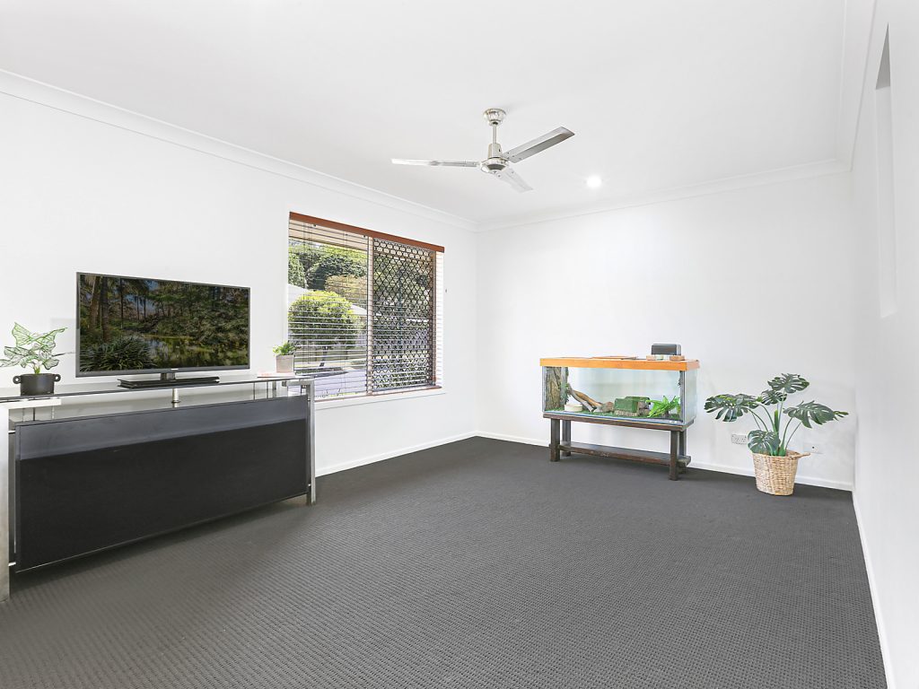 9 Smerdon Way, Glass House Mountains QLD 4518 - photo 6