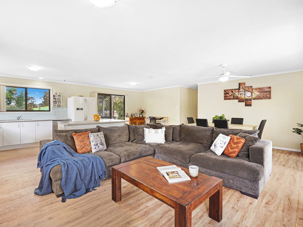 4 Leach Avenue, Landsborough QLD 4550 - photo 2