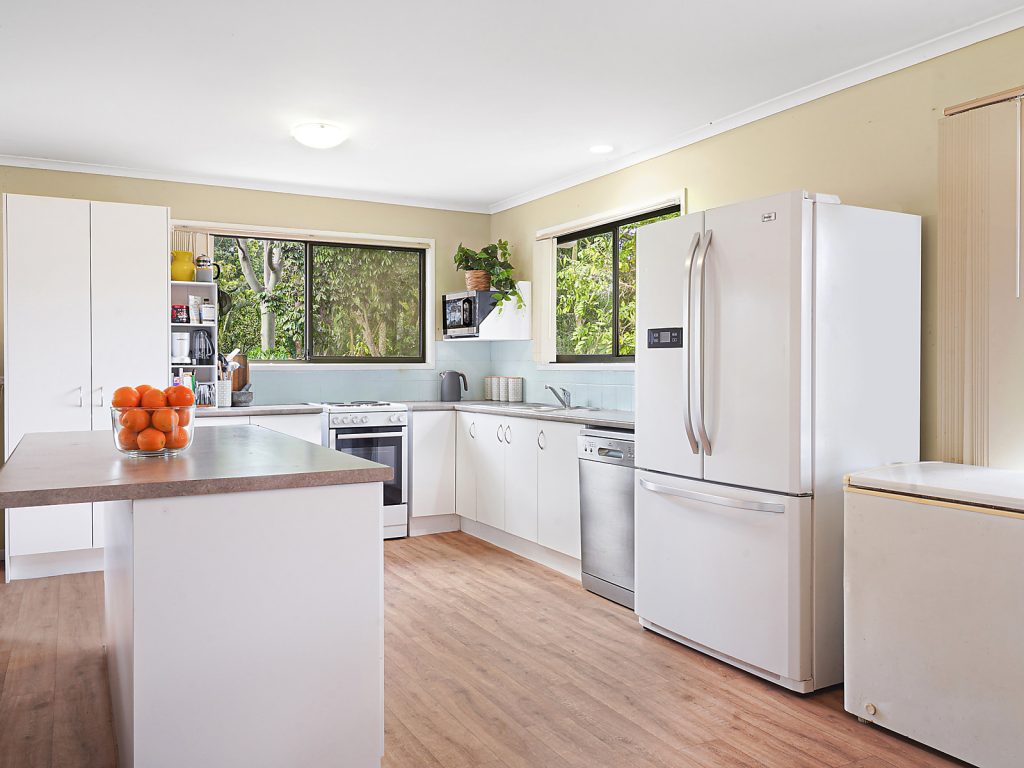 4 Leach Avenue, Landsborough QLD 4550 - photo 3