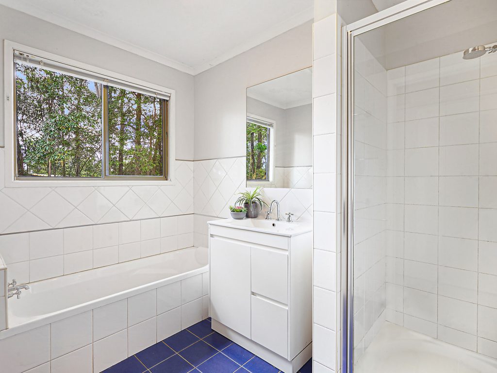 4 Leach Avenue, Landsborough QLD 4550 - photo 7