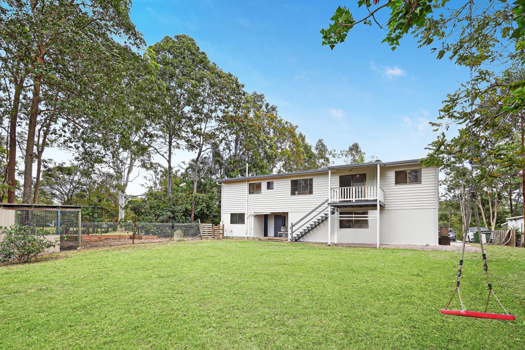 4 Leach Avenue, Landsborough QLD 4550 - photo 9