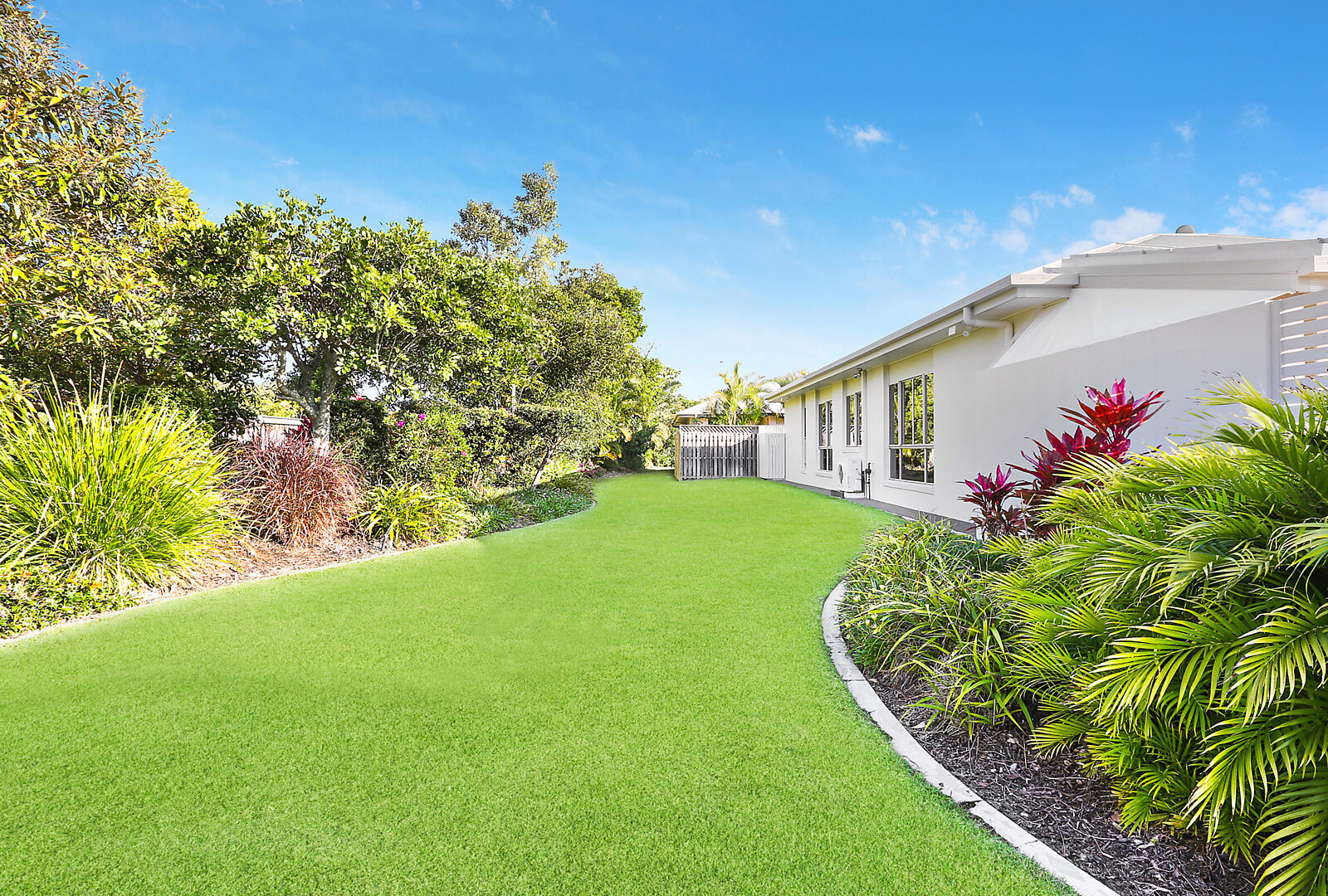 150/2 Grand Parade, Kawana Island QLD 4575 - photo 2