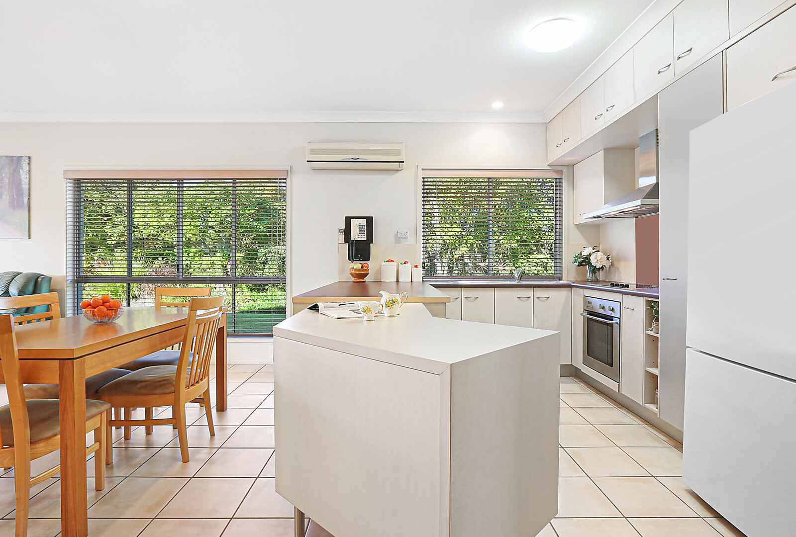150/2 Grand Parade, Kawana Island QLD 4575 - photo 3