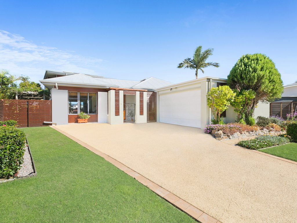 19 Dugong Crescent, Banksia Beach QLD 4507 - photo 10