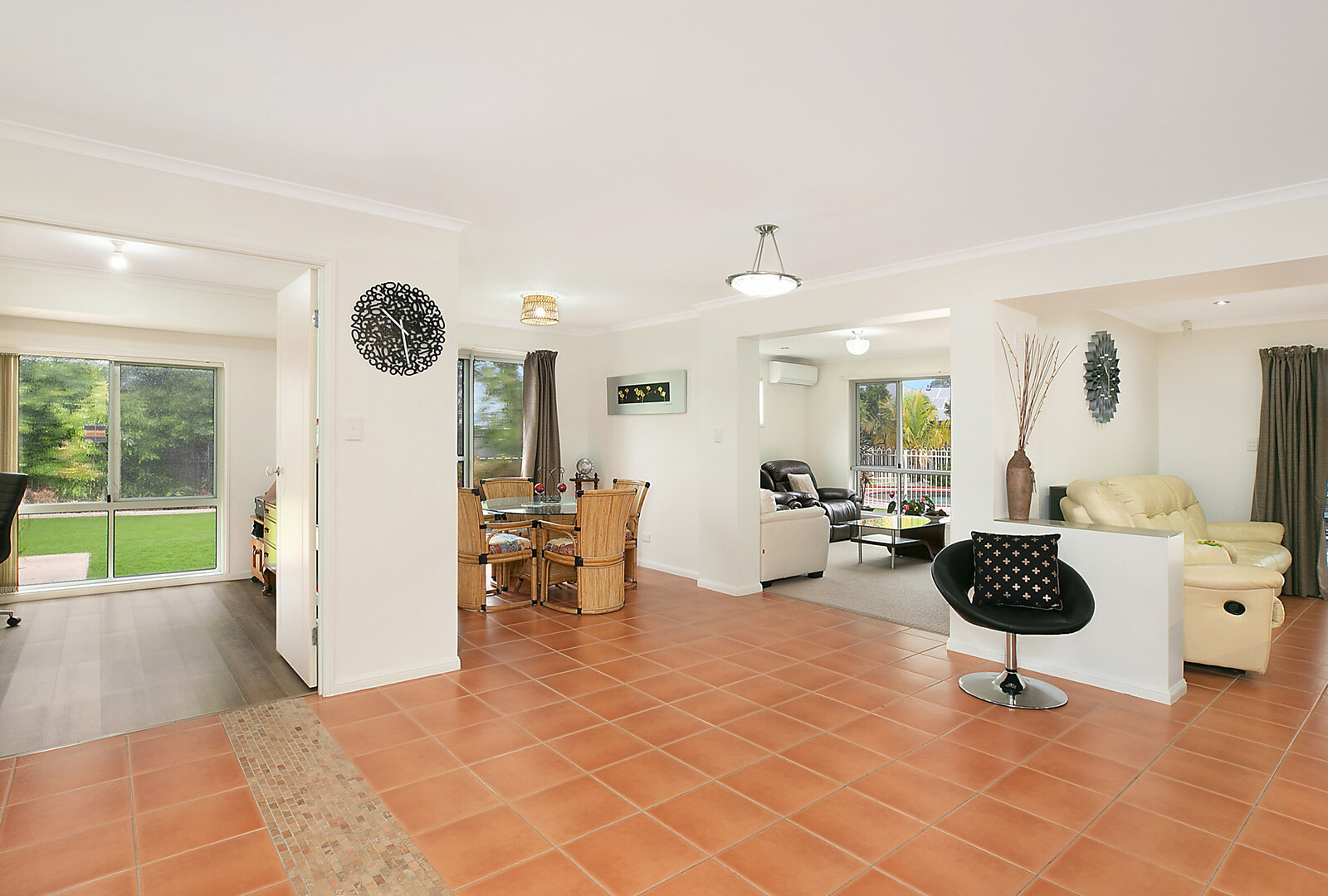 61 Koala Court, Little Mountain QLD 4551 - photo 6