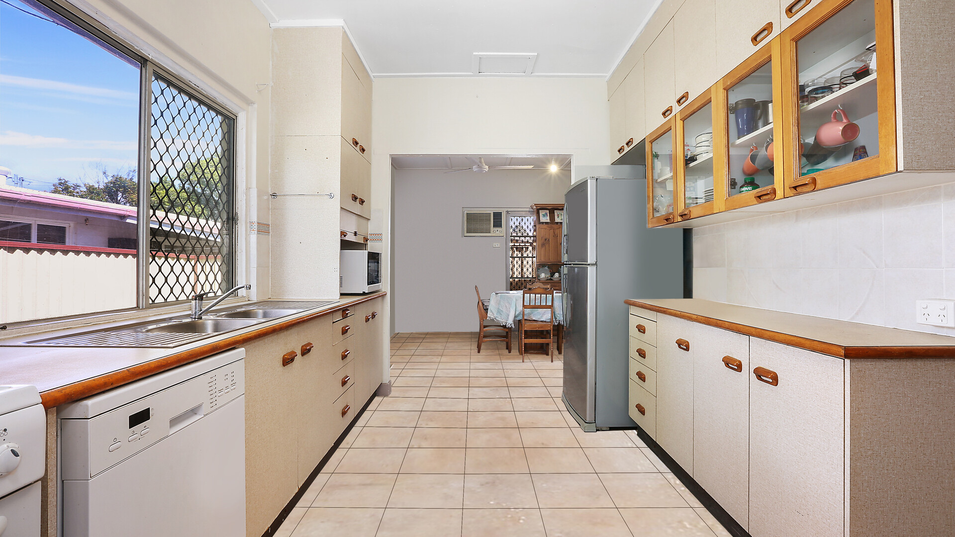 137 Landsborough Parade, Golden Beach QLD 4551 - photo 3