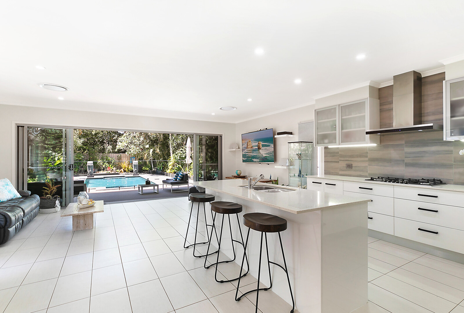 5 Hume Street, Golden Beach QLD 4551 - photo 2