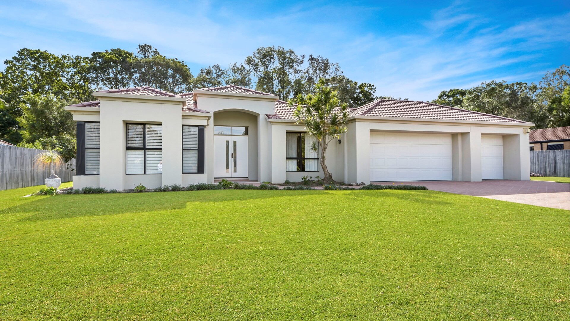 5 Phar Lap Court, Little Mountain QLD 4551 - photo 2