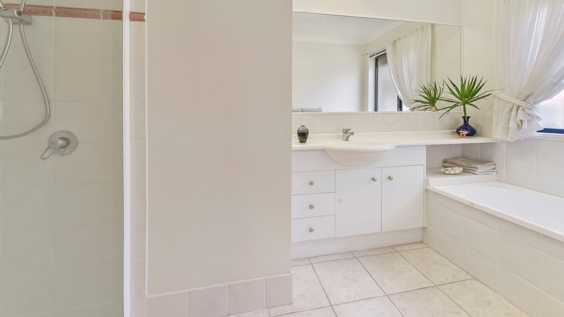 5 Phar Lap Court, Little Mountain QLD 4551 - photo 15