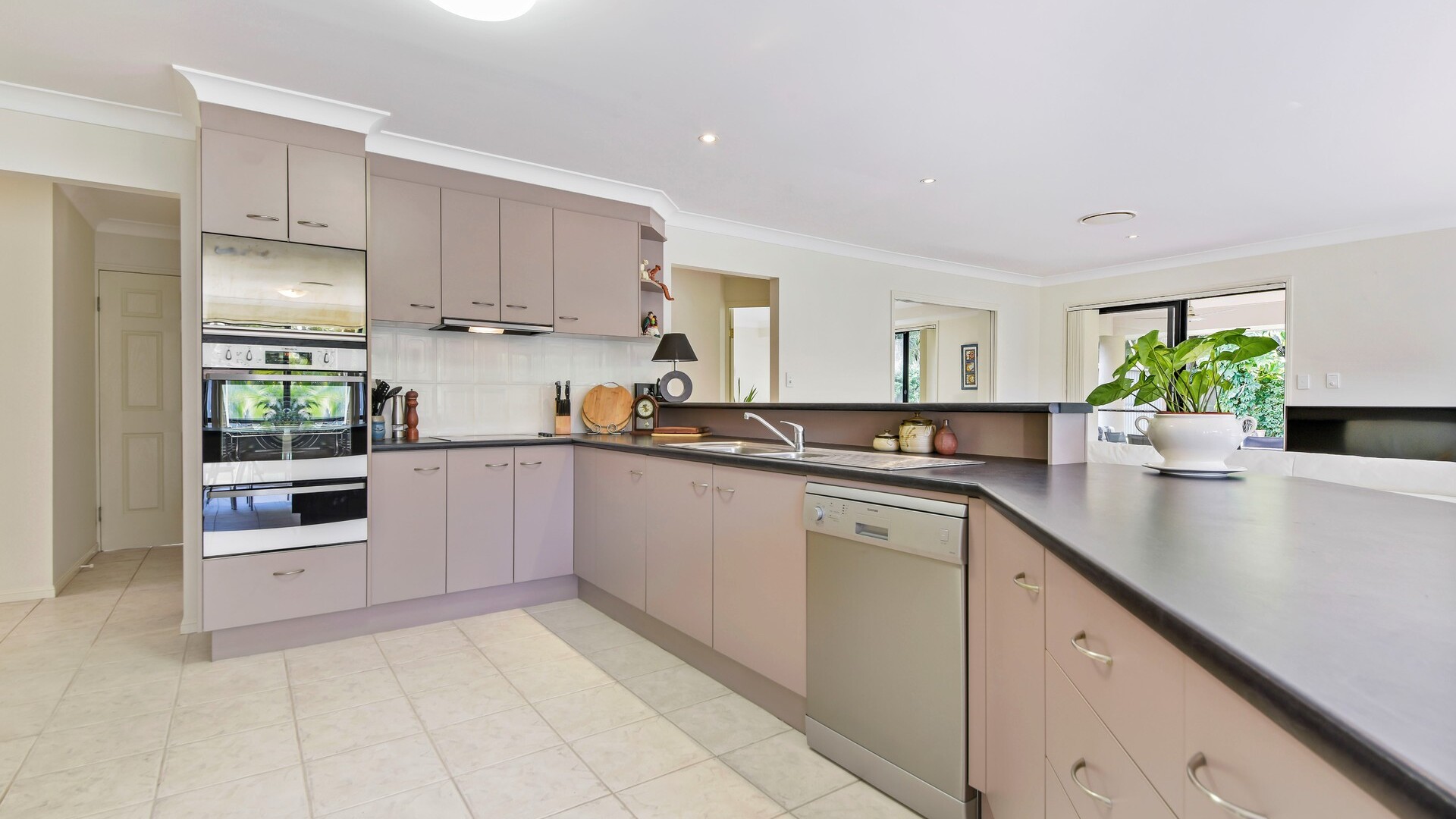 5 Phar Lap Court, Little Mountain QLD 4551 - photo 9