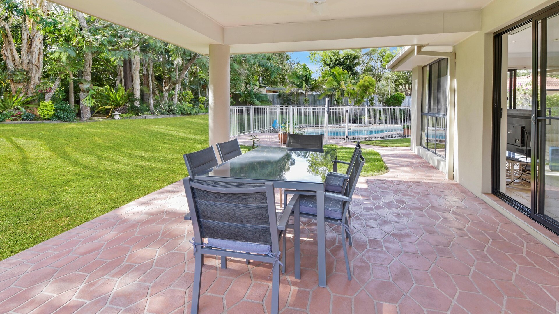 5 Phar Lap Court, Little Mountain QLD 4551 - photo 10