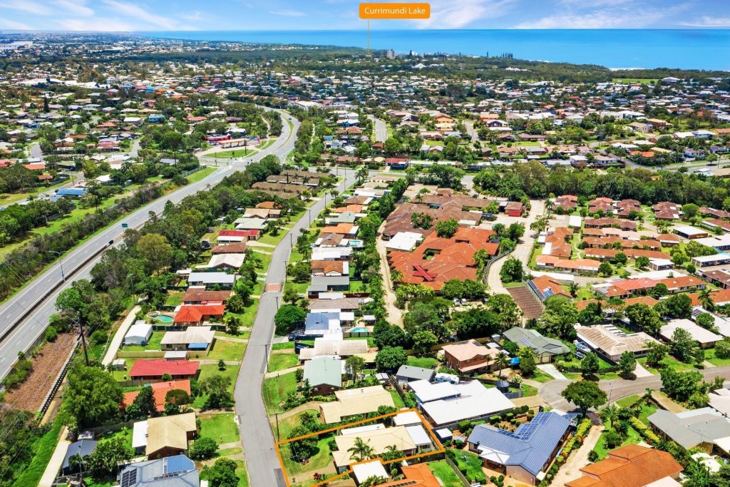 33 Milbong Street, Battery Hill QLD 4551 - photo 12