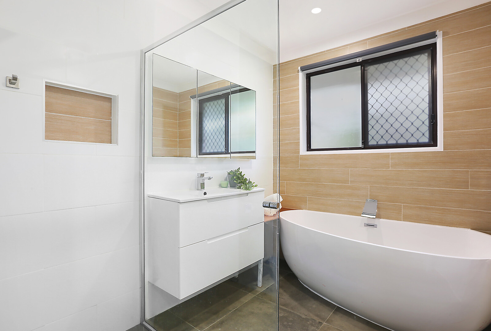 33 Milbong Street, Battery Hill QLD 4551 - photo 10