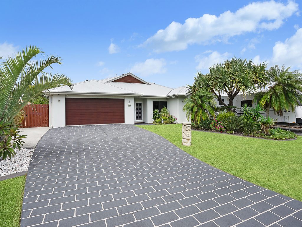 14 Whitehaven Place, Banksia Beach QLD 4507 - photo 2