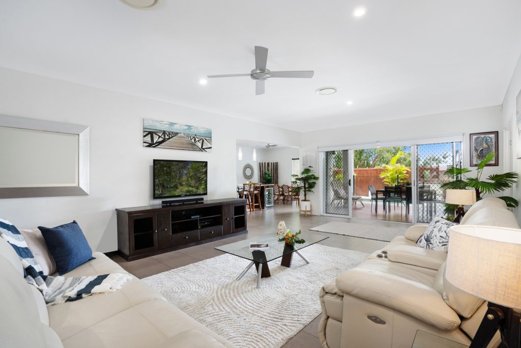 14 Whitehaven Place, Banksia Beach QLD 4507 - photo 5