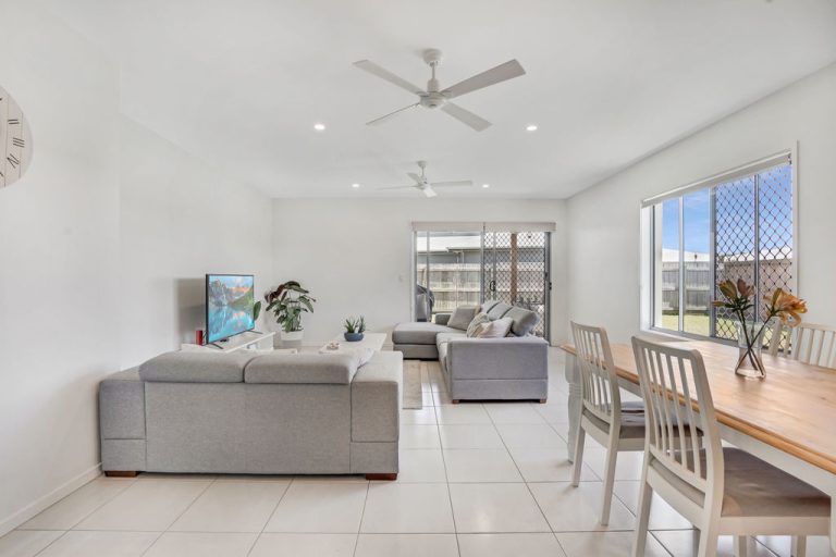 16 Topaz Drive, Caloundra West QLD 4551 - photo 5