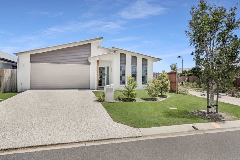 16 Topaz Drive, Caloundra West