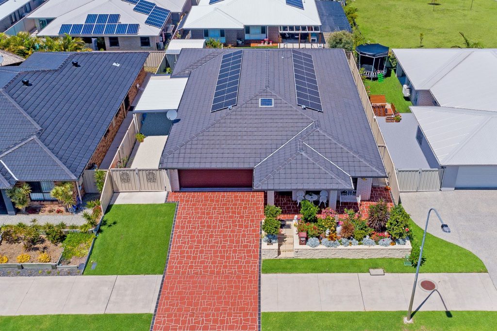 106 Bongaree Avenue, Bongaree QLD 4507 - photo 7