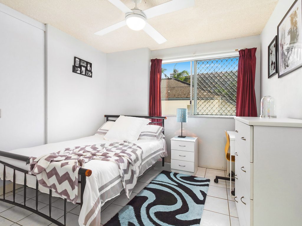 2/17 Verney Street, Kings Beach QLD 4551 - photo 5