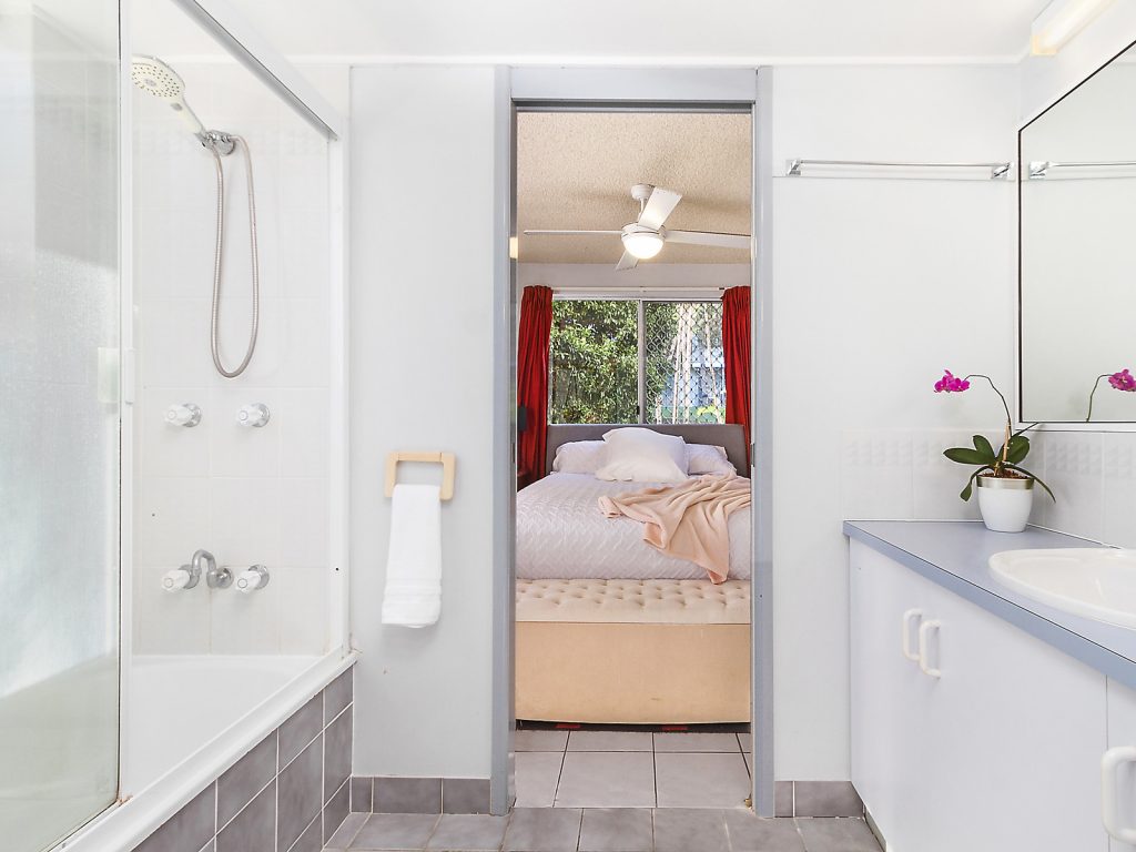 2/17 Verney Street, Kings Beach QLD 4551 - photo 6