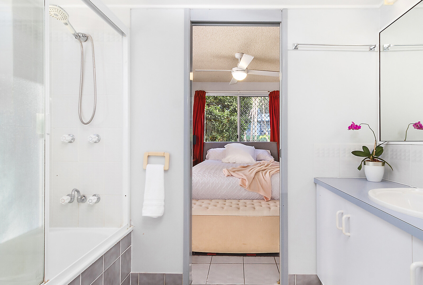 2/17 Verney Street, Kings Beach QLD 4551 - photo 6