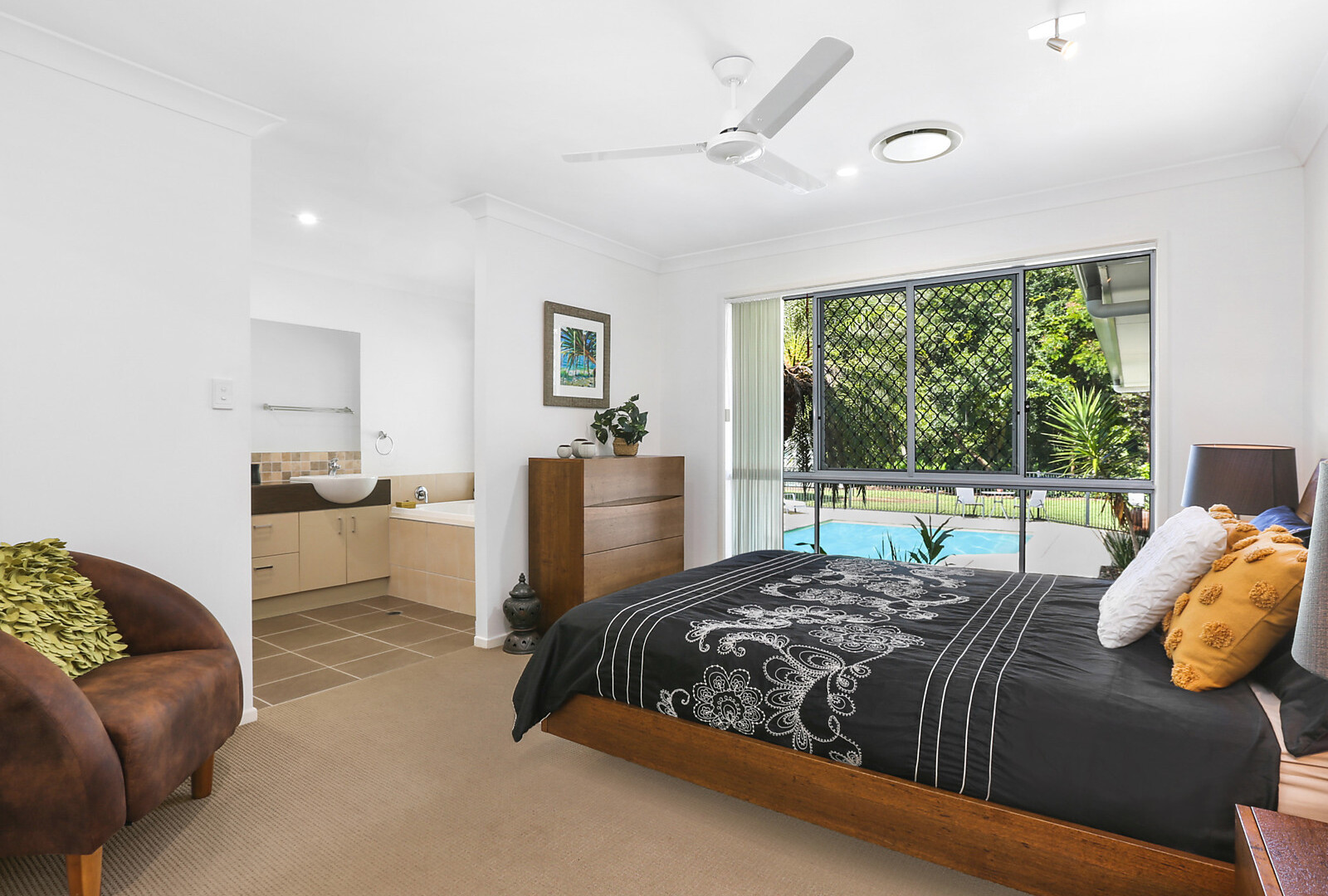 457 Glenview Road, Glenview QLD 4553 - photo 9