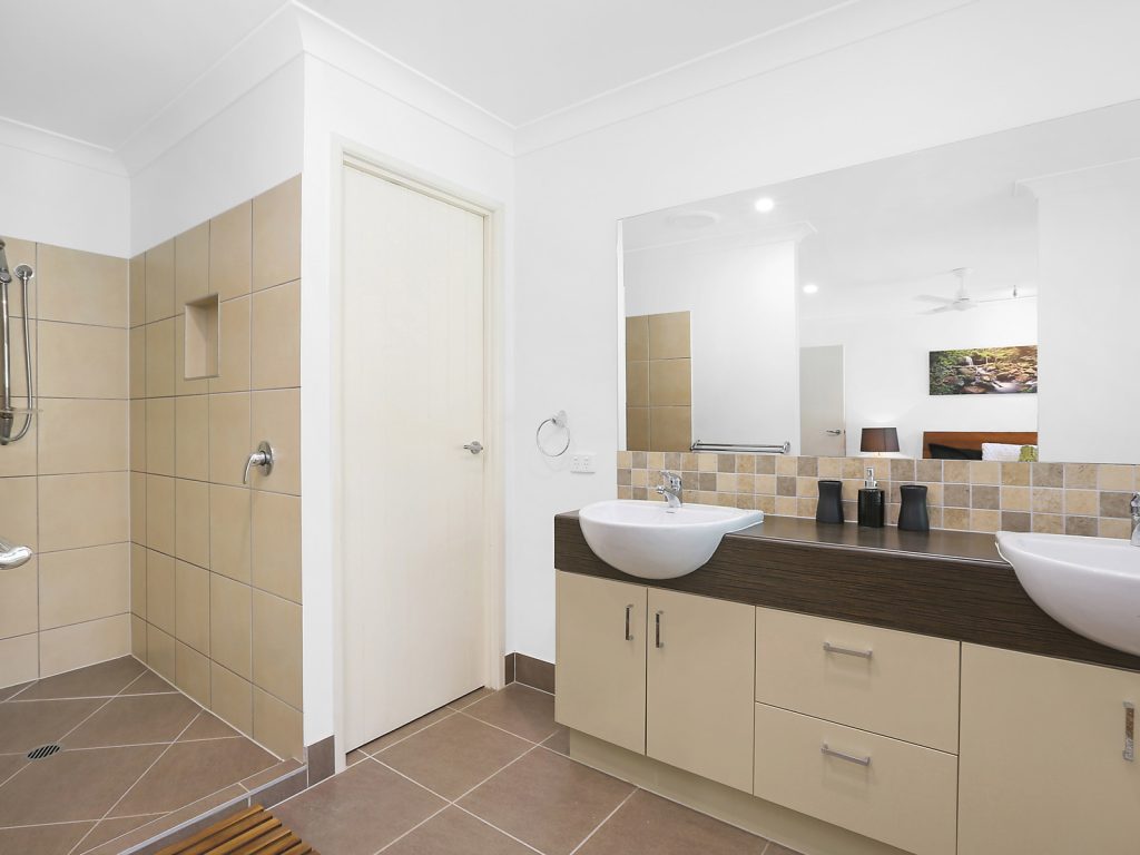 457 Glenview Road, Glenview QLD 4553 - photo 10