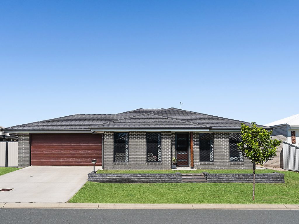 25 Cod Circuit, Bongaree QLD 4507 - photo 11