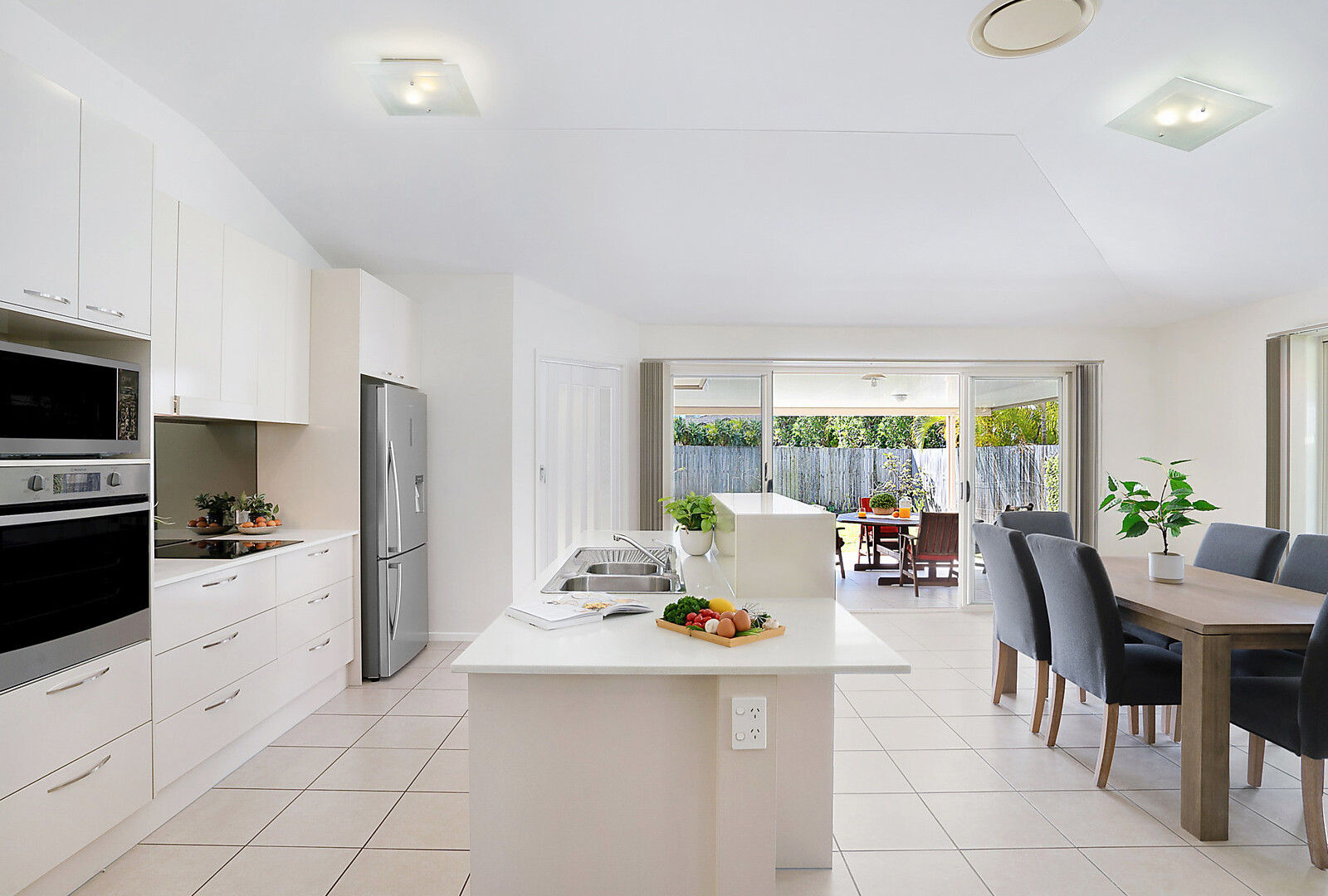 6 Pectoral Place, Banksia Beach QLD 4507 - photo 2