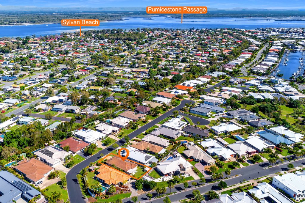 6 Pectoral Place, Banksia Beach QLD 4507 - photo 6