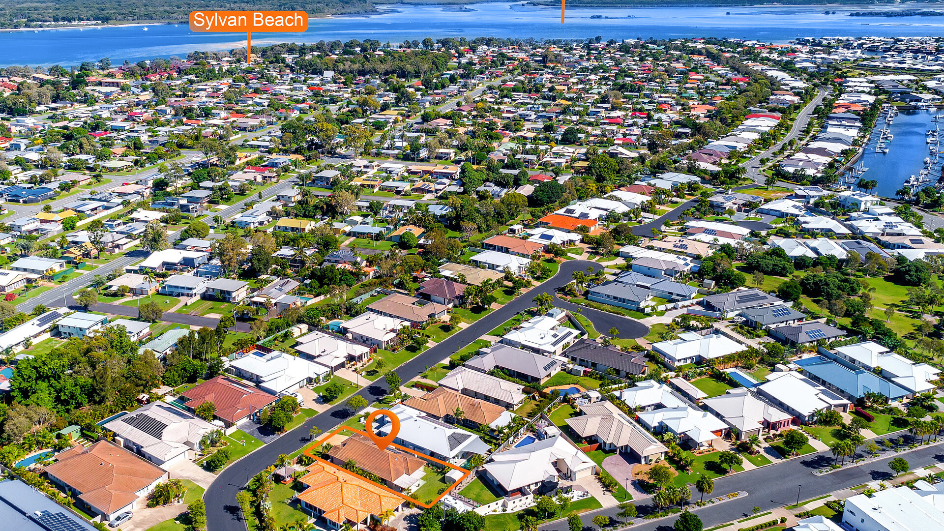 6 Pectoral Place, Banksia Beach QLD 4507 - photo 6