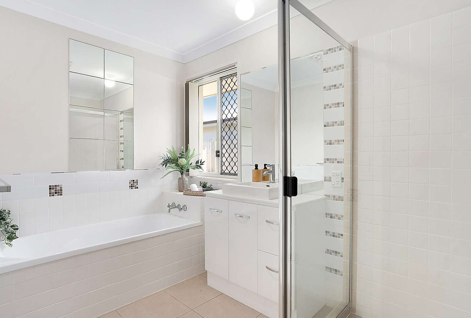 6 Pectoral Place, Banksia Beach QLD 4507 - photo 8