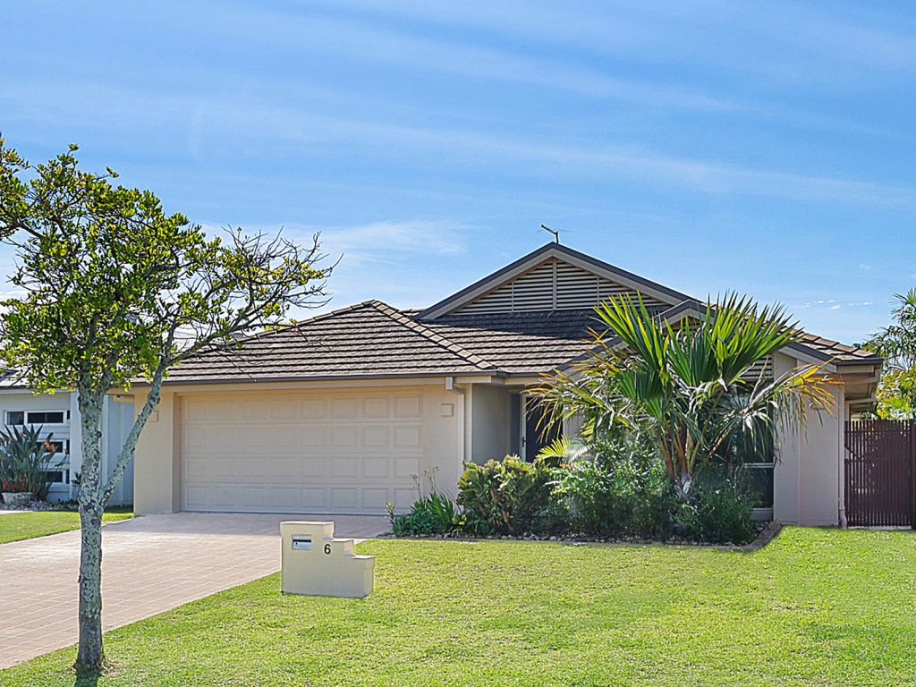 6 Pectoral Place, Banksia Beach QLD 4507 - photo 10